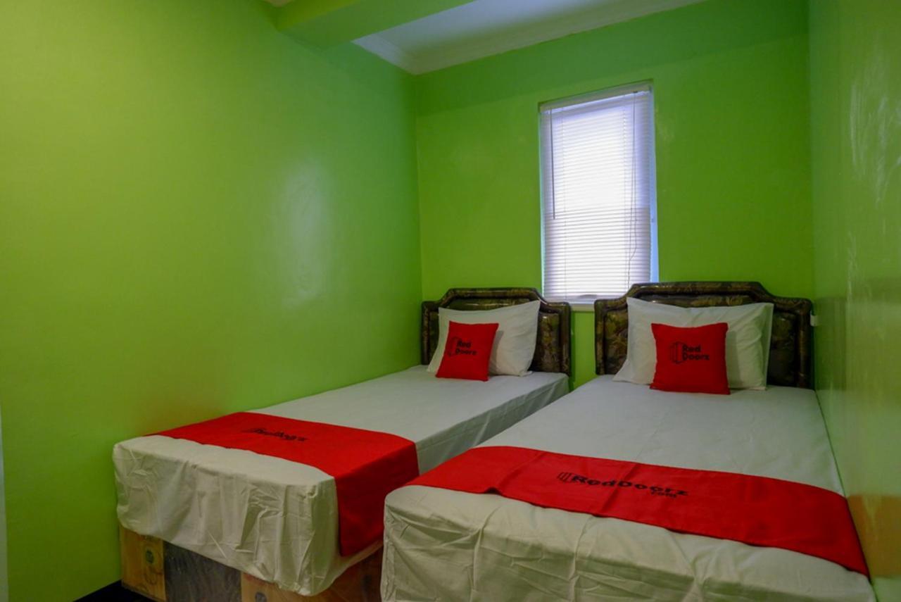 Reddoorz @ Jalan Gatot Subroto Semarang Hotel Exterior photo