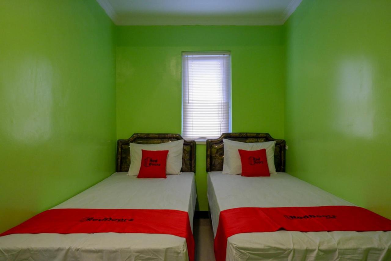 Reddoorz @ Jalan Gatot Subroto Semarang Hotel Exterior photo